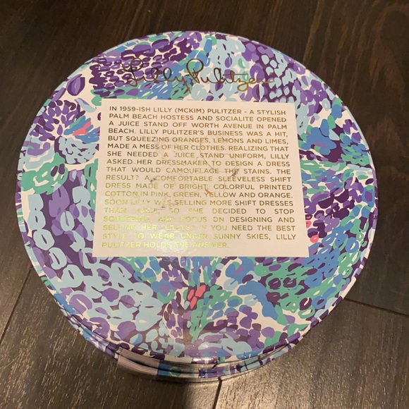 Lilly Pulitzer Round Gift Box + Pink Tissue - Picture 3 of 3